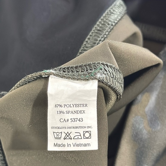 SPANX Camo Faux Leather Leggings Compression Small Black & Green Women’s - Picture 5 of 9